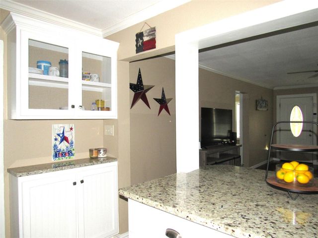 1013 Prairie Lea Street, Brenham, TX 77833
