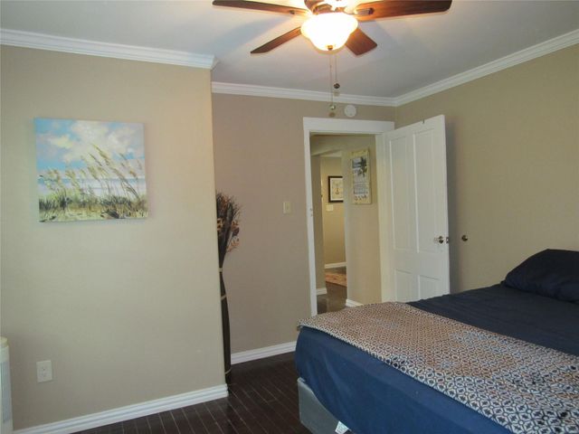 1013 Prairie Lea Street, Brenham, TX 77833