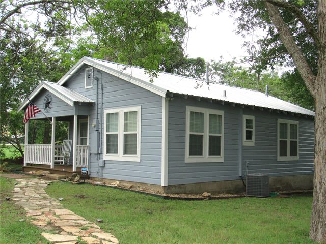 1013 Prairie Lea Street, Brenham, TX 77833