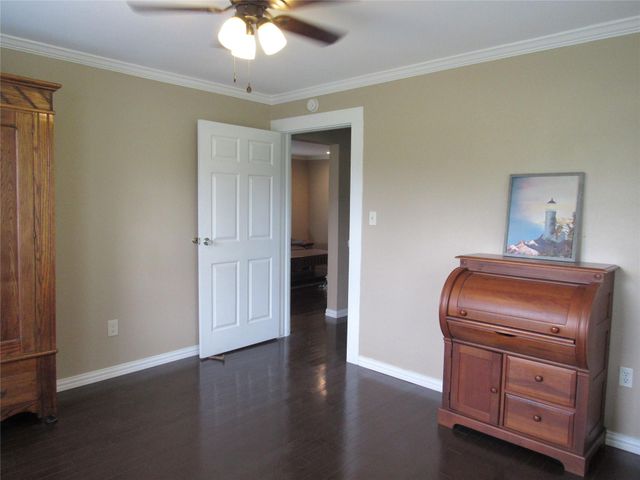 1013 Prairie Lea Street, Brenham, TX 77833