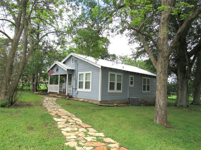 1013 Prairie Lea Street, Brenham, TX 77833
