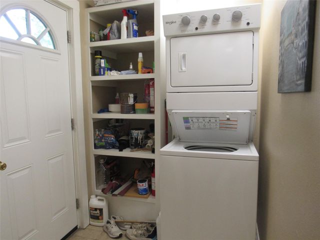 1013 Prairie Lea Street, Brenham, TX 77833