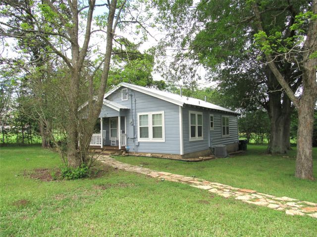 1013 Prairie Lea Street, Brenham, TX 77833