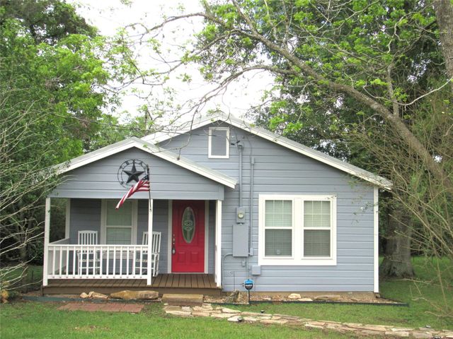 1013 Prairie Lea Street, Brenham, TX 77833