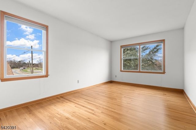 1313 Dukes Pkwy E, Manville Boro, NJ 08835