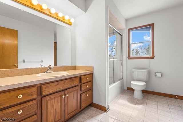 1313 Dukes Pkwy E, Manville Boro, NJ 08835