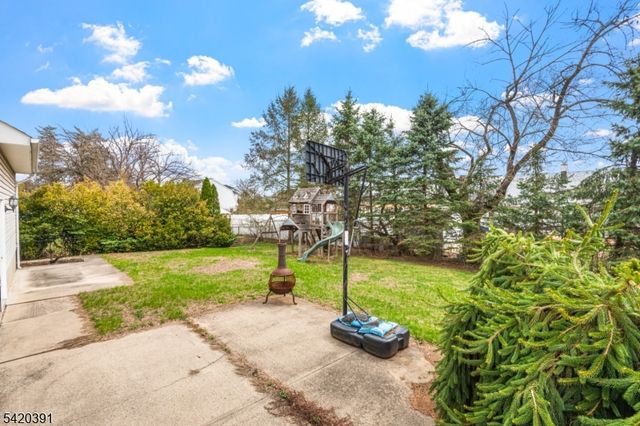 1313 Dukes Pkwy E, Manville Boro, NJ 08835