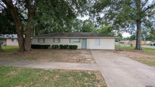 2425 Mchugh Rd, Baker, LA 70714
