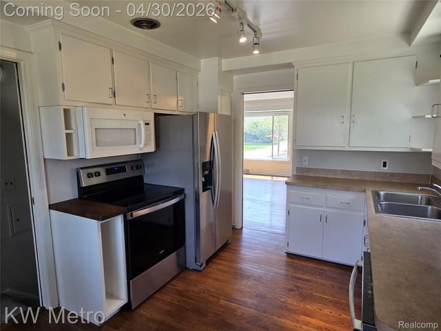 122 Jeffrey Avenue, Royal Oak, MI 48073