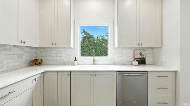 9836 Gala Cove, Fort Wayne, IN 46835