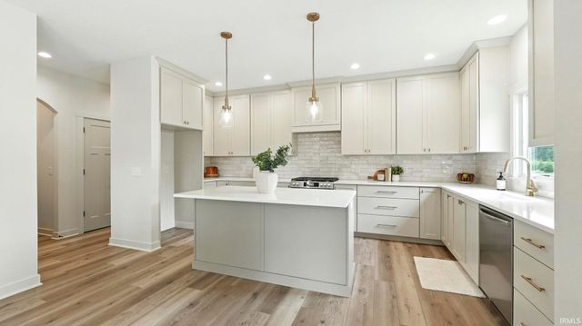 9836 Gala Cove, Fort Wayne, IN 46835