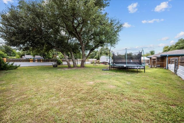 203 E Main Street, Rosebud, TX 76570