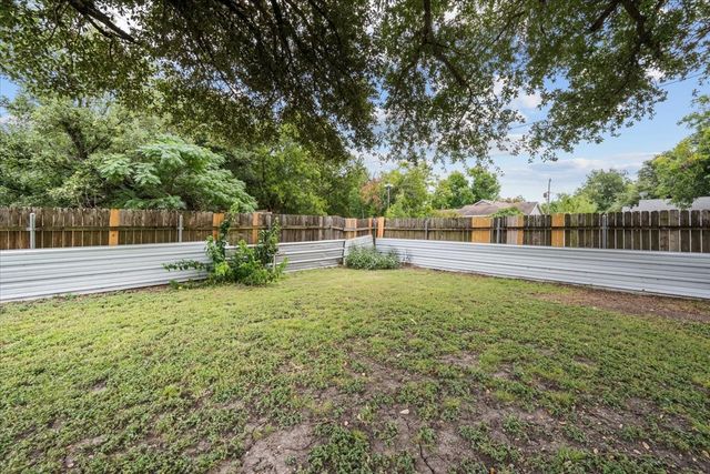 203 E Main Street, Rosebud, TX 76570