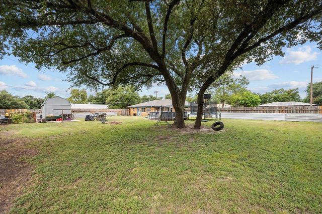 203 E Main Street, Rosebud, TX 76570