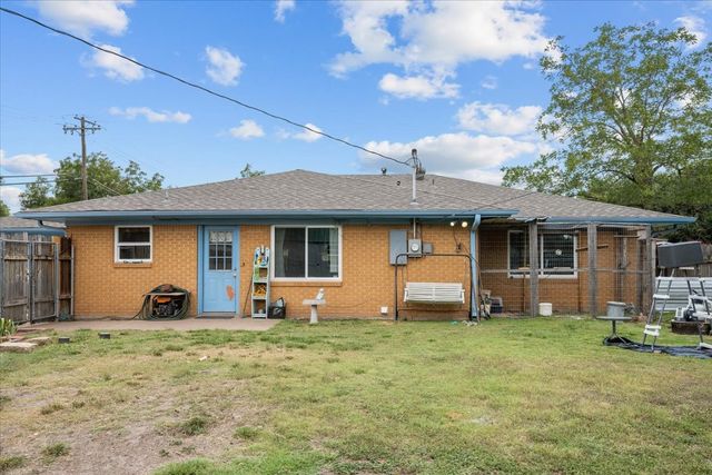 203 E Main Street, Rosebud, TX 76570