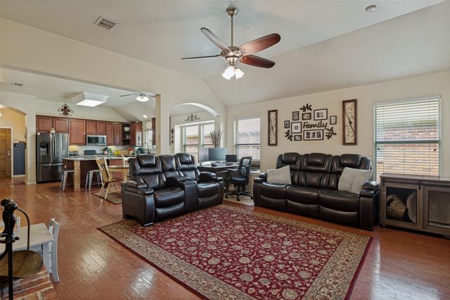 2847 Tranquilo, Grand Prairie, TX 75054
