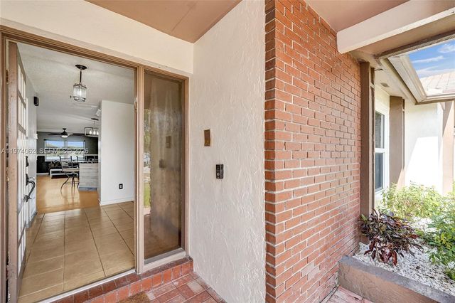 5355 SW 116th Ave, Cooper City, FL 33330