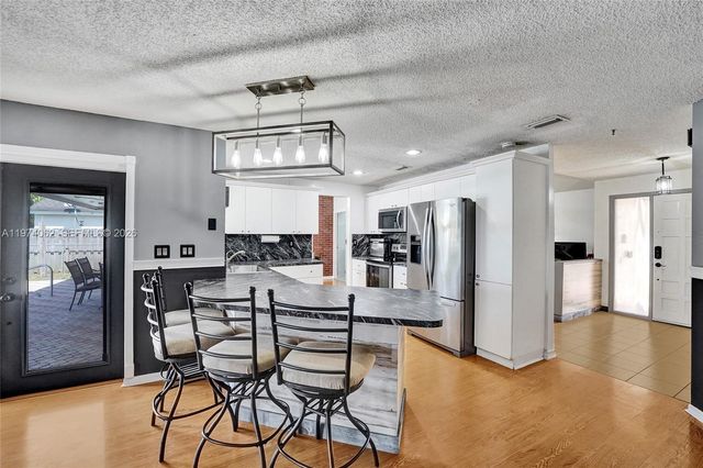 5355 SW 116th Ave, Cooper City, FL 33330