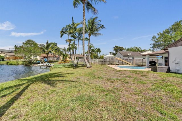 5355 SW 116th Ave, Cooper City, FL 33330