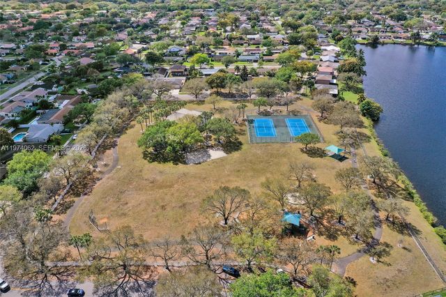 5355 SW 116th Ave, Cooper City, FL 33330