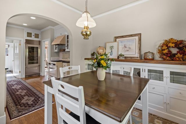 941 45th St, Sacramento, CA 95819