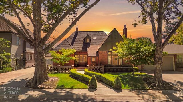 941 45th St, Sacramento, CA 95819