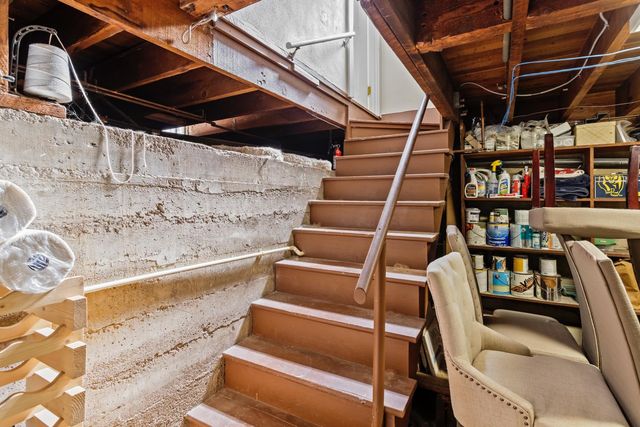 941 45th St, Sacramento, CA 95819