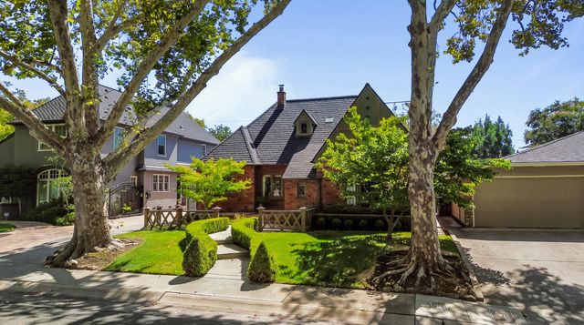941 45th St, Sacramento, CA 95819