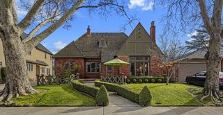 941 45th St, Sacramento, CA 95819