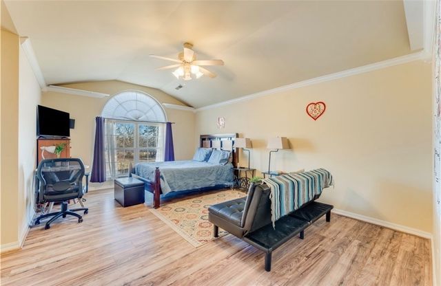 401 NE Shasta Court, Bentonville, AR 72712