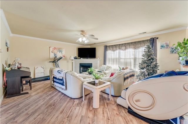 401 NE Shasta Court, Bentonville, AR 72712