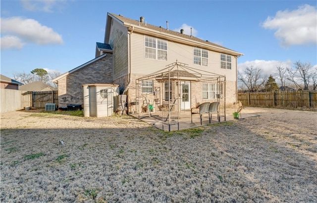 401 NE Shasta Court, Bentonville, AR 72712