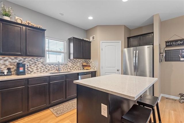 496 E Willow Street, Gardner, KS 66030