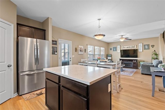 496 E Willow Street, Gardner, KS 66030