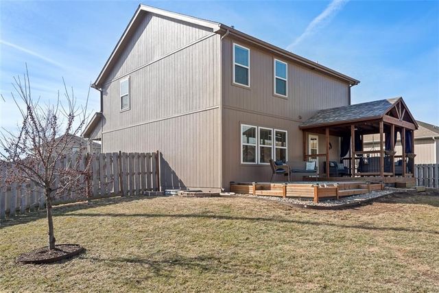 496 E Willow Street, Gardner, KS 66030