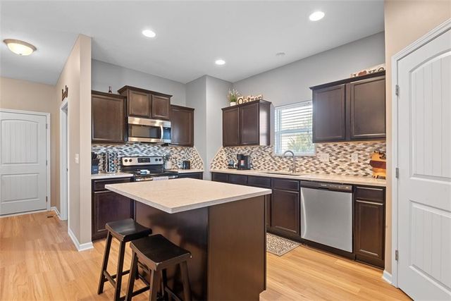 496 E Willow Street, Gardner, KS 66030