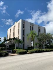 1201 19th Place B200C-F, Vero Beach, FL 32960