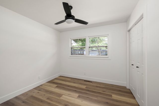 2435 S Kickapoo Avenue, Springfield, MO 65804