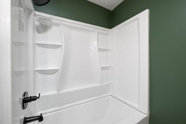 2435 S Kickapoo Avenue, Springfield, MO 65804