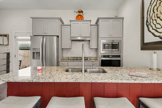 107 Savannah Ave, Pleasant View, TN 37146