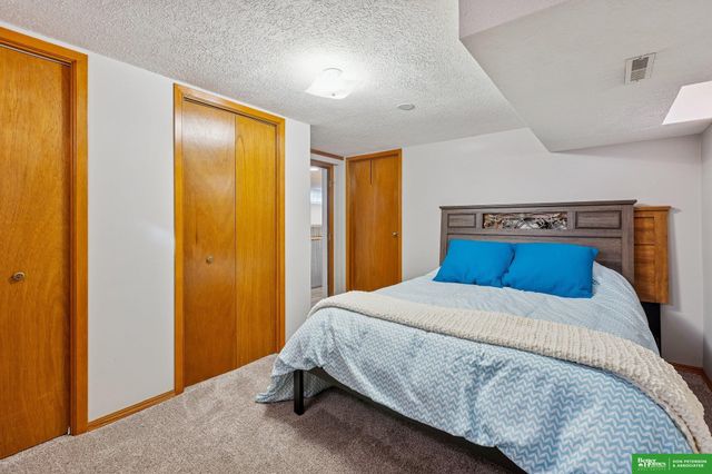 2328 Parkview Drive, Fremont, NE 68025