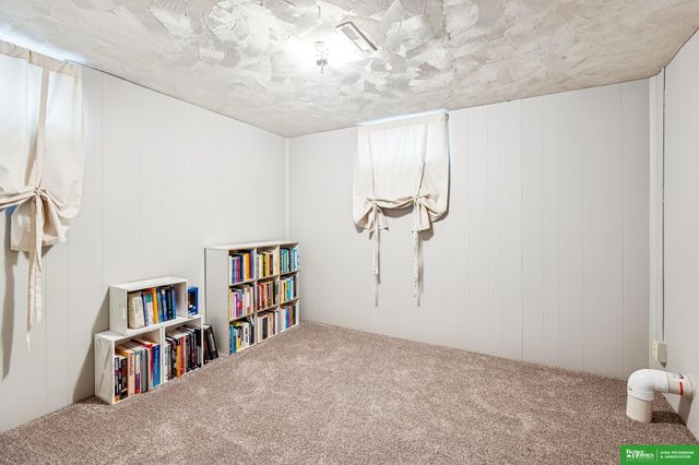 2328 Parkview Drive, Fremont, NE 68025