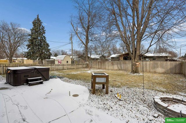 2328 Parkview Drive, Fremont, NE 68025