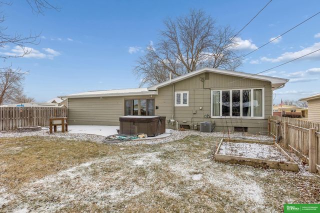 2328 Parkview Drive, Fremont, NE 68025