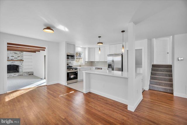 51 HOLLY DR, West Deptford, NJ 08096