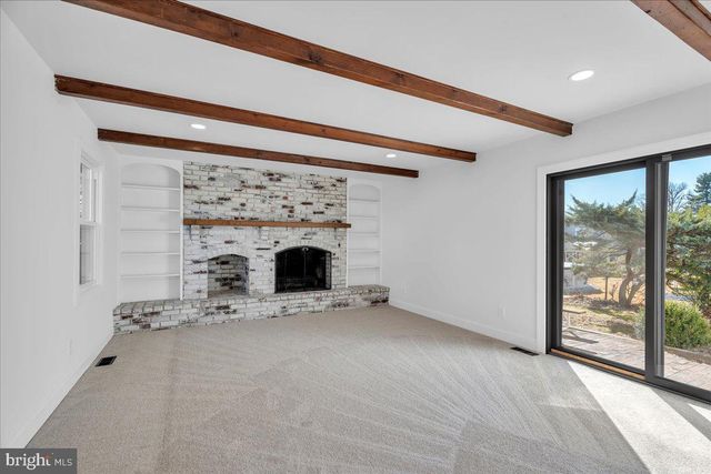 51 HOLLY DR, West Deptford, NJ 08096