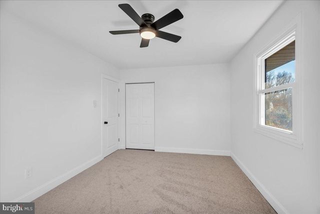 51 HOLLY DR, West Deptford, NJ 08096