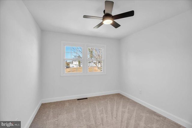 51 HOLLY DR, West Deptford, NJ 08096