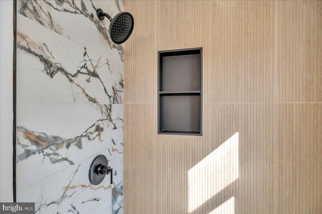 51 HOLLY DR, West Deptford, NJ 08096