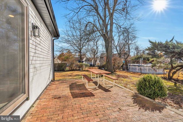 51 HOLLY DR, West Deptford, NJ 08096